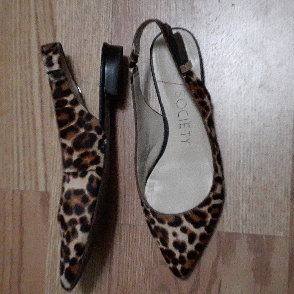 Shoes - Picture 2 of 4